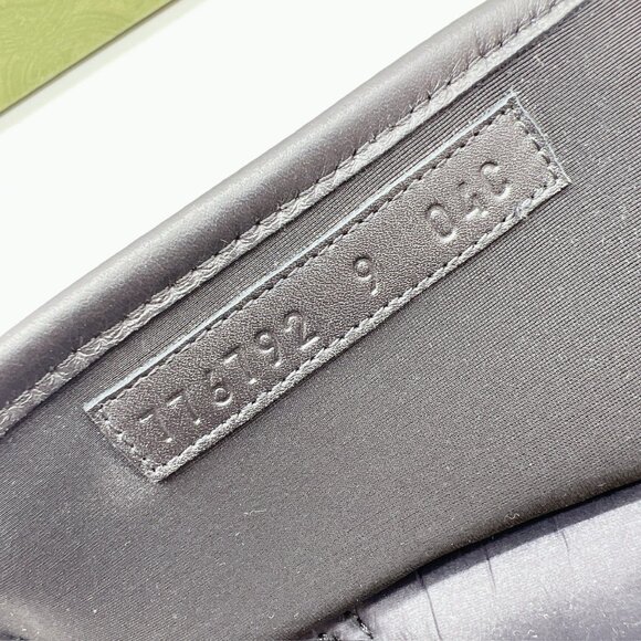 GUCCI Mens GG LOGO Quilted Buckle Black Slides Sandals 776792 Mens UK 9 US 9.5 - Picture 13 of 14